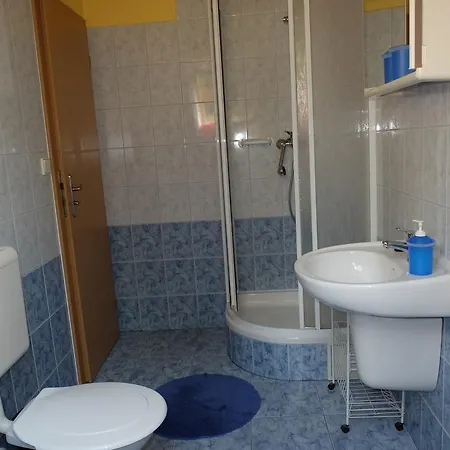 בית הארחה Pomnenka ליפובה לאזנה